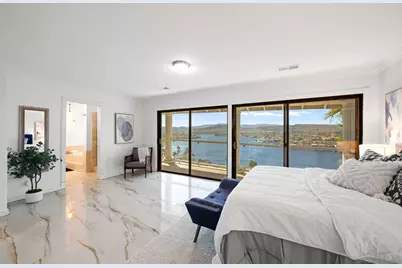  22564 Inspiration Pt, Canyon Lake, CA 92587 - Photo 14