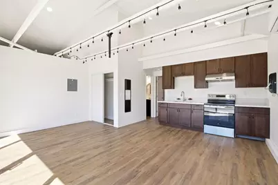  4224 Governor Dr, San Diego, CA 92122 - Photo 32