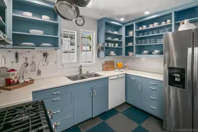  7227 Olivetas Ave, La Jolla, CA 92037 - Photo 20