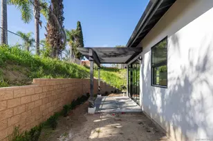 702 Passion Ct, Vista, CA 92083 - Photo 8