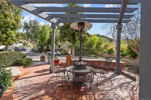 28885 Shadow Valley Ln, Santa Clarita, CA 91390 - Photo 6