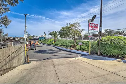  999 E Division St #D20, National City, CA 91950 - Photo 12