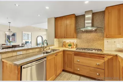  700 W E St #1905, San Diego, CA 92101 - Photo 8