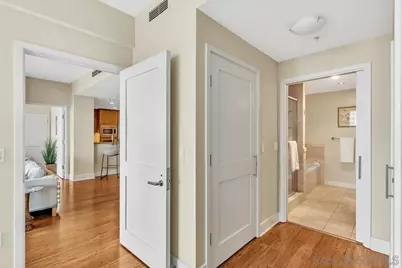  700 W E St #1905, San Diego, CA 92101 - Photo 20