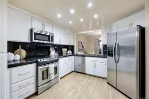 230 W Laurel, San Diego, CA 92101 - Photo 6