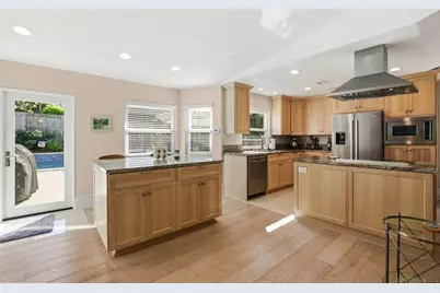  1693 Honeysuckle Ct, Encinitas, CA 92024 - Photo 32