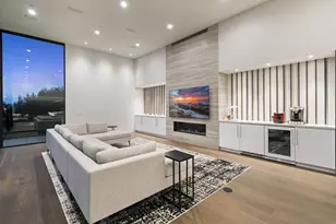 2035 Evergreen, San Diego, CA 92106 - Photo 8