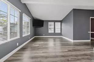 220 Camino Corto, Vista, CA 92083 - Photo 10