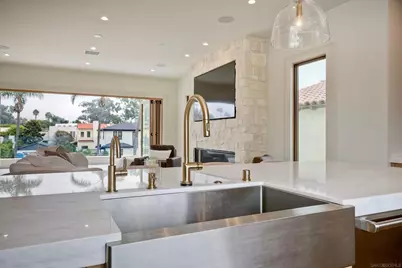  440 Pomona Avenue, Coronado, CA 92118 - Photo 16