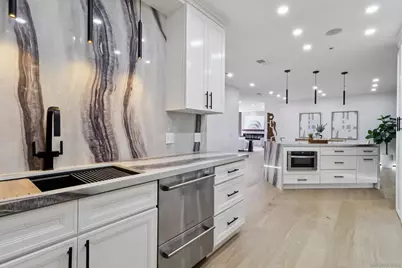  700 Front St #1402, San Diego, CA 92101 - Photo 18