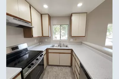  11231 Avenida De Los Lobos #H, San Diego, CA 92127 - Photo 2