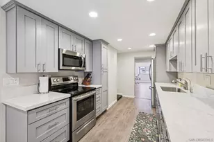 8870 Caminito Primavera, La Jolla, CA 92037 - Photo 10