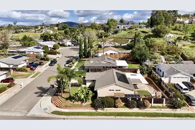  405 Joann Circle, Vista, CA 92084 - Photo 2