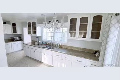  5136 N Saint Malo Ave, Covina, CA 91722 - Photo 4