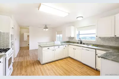  221 Colina Ter, Vista, CA 92084 - Photo 14