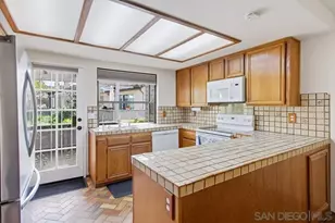 5571 Adobe Falls Rd, San Diego, CA 92120 - Photo 24