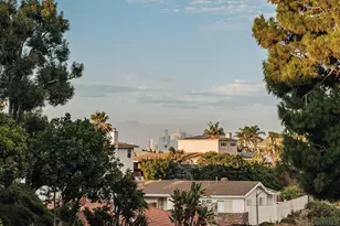 4652 Don Lorenzo Dr, Los Angeles, CA 90008 - Photo 48