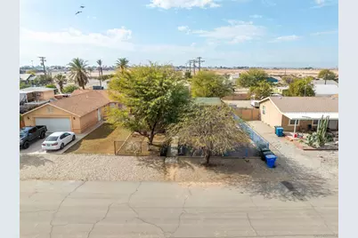  222 N Lake St, Calipatria, CA 92233 - Photo 2