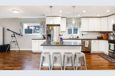  5051 Canosa Ave, San Diego, CA 92117 - Photo 2