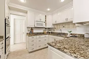 8110 El Paseo Grande, La Jolla, CA 92037 - Photo 14