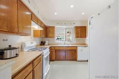  214 Summit Ave, Fallbrook, CA 92028 - Photo 14