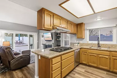  849 Muirfield Drive, Oceanside, CA 92058 - Photo 6