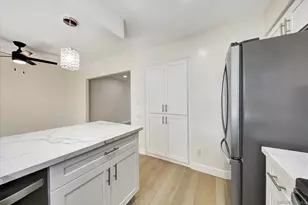 8075 Caminito de Pizza, San Diego, CA 92108 - Photo 6