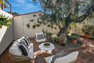  7227 Olivetas Ave, La Jolla, CA 92037 - Photo 28
