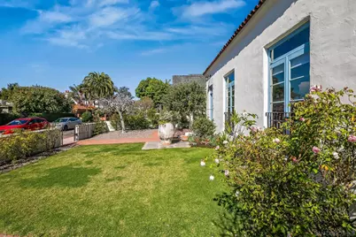  7227 Olivetas Ave, La Jolla, CA 92037 - Photo 38