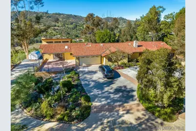  2665 Kauana Loa Dr, Escondido, CA 92029 - Photo 2