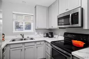 1756 Esssex St, San Diego, CA 92103 - Photo 10