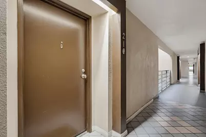  7826 Topanga Canyon Blvd #210, Canoga Park, CA 91304 - Photo 18