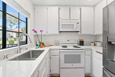  7640 Palmilla Dr #104, San Diego, CA 92122 - Photo 8