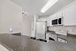 7545 Charmant Dr, San Diego, CA 92122 - Photo 4