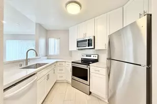 7405 Charmant Dr, San Diego, CA 92122 - Photo 4