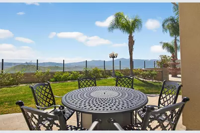  18410 Lakepointe Dr, Riverside, CA 92503 - Photo 58