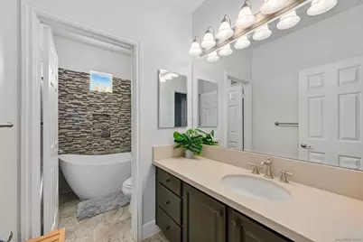  4062 Union Square Ln, San Diego, CA 92105 - Photo 16