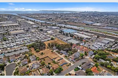  160 N Del Mar Ave, Chula Vista, CA 91910 - Photo 26
