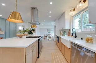2927 Governor Dr, San Diego, CA 92122 - Photo 14