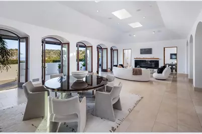  7970 Roseland Dr, La Jolla, CA 92037 - Photo 14