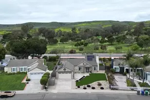 813 Sunningdale Dr, Oceanside, CA 92057 - Photo 2