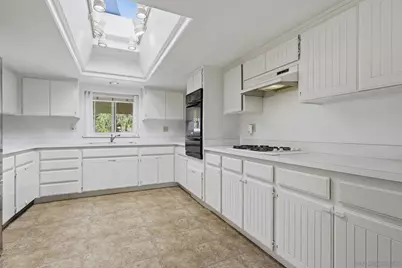  1521 Foothill Dr, Vista, CA 92084 - Photo 12