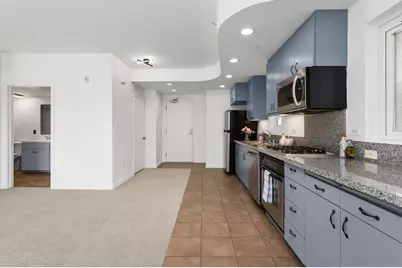  550 15th St #401, San Diego, CA 92101 - Photo 2