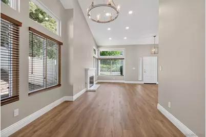  40595 Symeron Way, Murrieta, CA 92562 - Photo 8