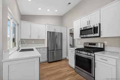  40595 Symeron Way, Murrieta, CA 92562 - Photo 6