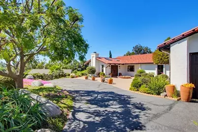  2024 Grandview Rd, Vista, CA 92084 - Photo 2