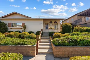 5217 Vickie Dr, San Diego, CA 92109 - Photo 2