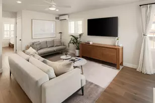 822 Seagirt Ct, San Diego, CA 92109 - Photo 8