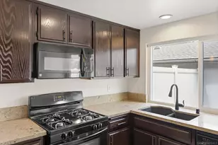 670 Kumquat Way, Oceanside, CA 92058 - Photo 12