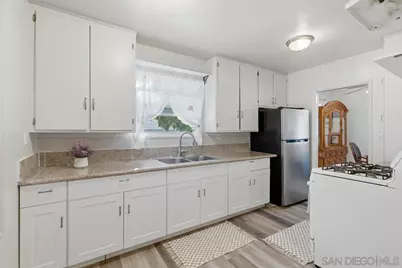  5549 Dream St, San Diego, CA 92114 - Photo 6